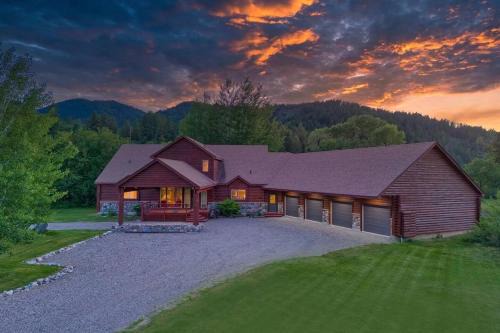 River Bend Retreat in Irwin
