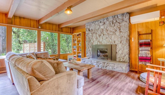 Riverside Retreat in Welches