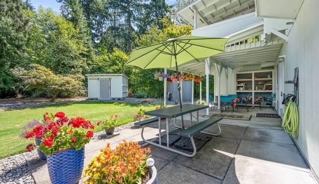 Roomy two-bedroom, family and pet friendly daylight basement apartment. in Bonney Lake