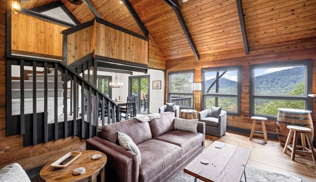 Rustic Charm with a Mountain View in Jasper