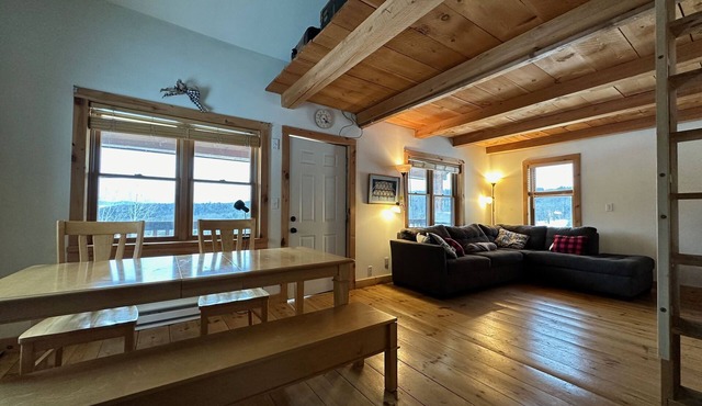 Rustic Mountain View Cabin in Bethel, VT: A Tranquil Green Mountains Retreat in Bethel