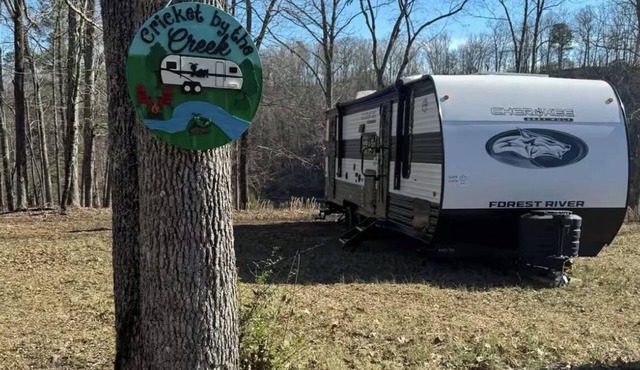 RV on Smith Lake 2-bedroom recreational vehicle in delightful Cullman. in Cullman
