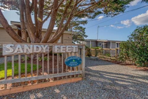 Sandy Feet in Nehalem