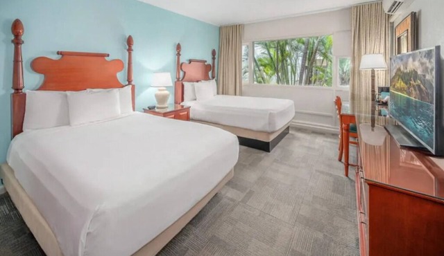 Scenic Beach Retreat | 3 Spacious Rooms near Kanaha Beach Park - 5 Min Drive