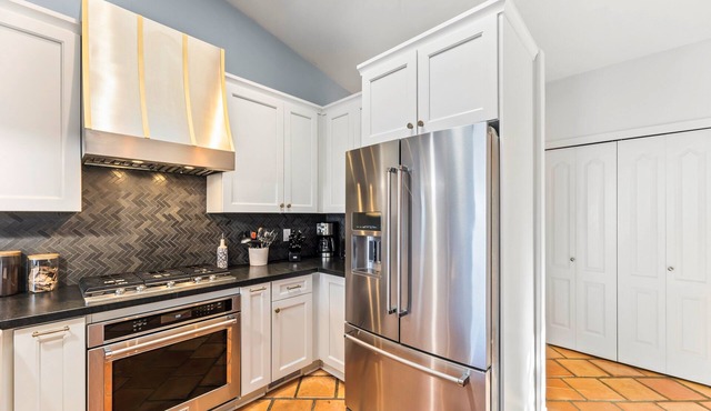 Secluded Resort Expansive View Home. Salt Water Pool & Spa. Sleeps 10. in Valley Center