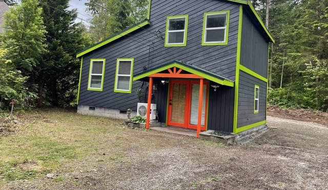 Silver Spruce Retreat in Maple Falls