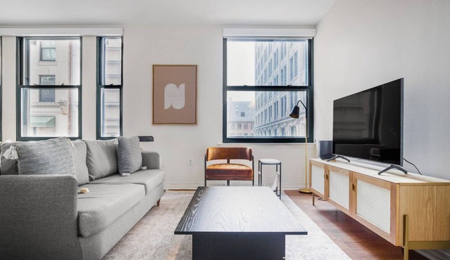 Sleek Downtown 1BR w/W/D, Doorman, near Chinatown T, by Blueground in Boston