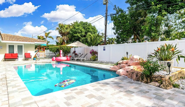 South Beach Retreat, Florida: Amazing Pool-Saltwater Heat,4BR, King Bed,5 Stars in Pompano Beach