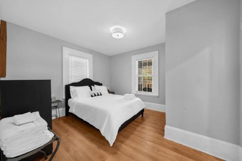 Spacious 3BR 2BA Home with Private Yard in Atlanta