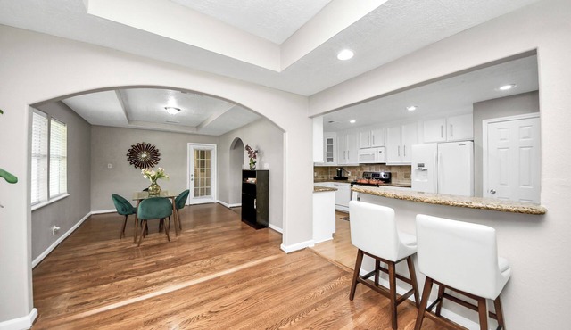Spacious 4-bedroom house in perfect Houston with cool AC in Houston