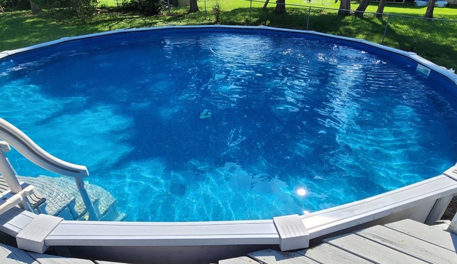 Spacious 4BR/3BA home with a private pool, just a short drive to Neyland Stadium in Knoxville
