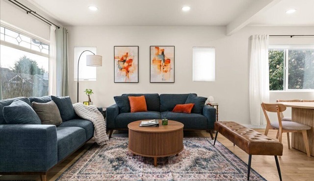 Spacious 5BR Walkable Seattle Home Near Green Lake in Seattle