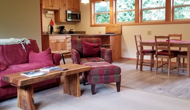 Spacious and private in a beautiful setting in Bellingham