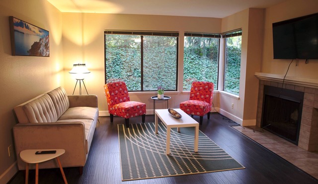 Spacious condo in downtown Bellevue in Bellevue