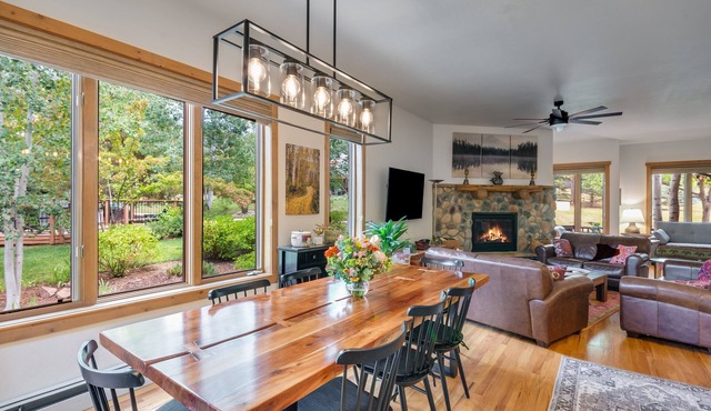 Spacious Home - Steps to Hot Tub - On the Ski Bus Line in Steamboat Springs