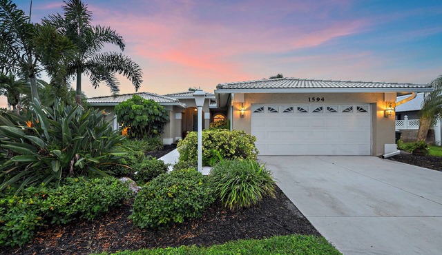 Splish Splash Retreat | Saltwater Pool + Grill in Sarasota