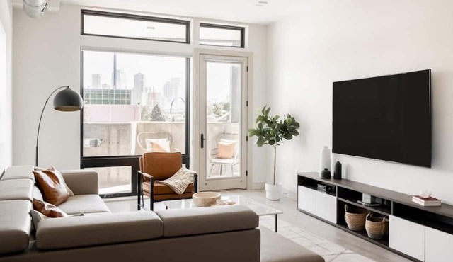 Stadium City Basecamp - King Bed&Balcony - Tesoro in Denver