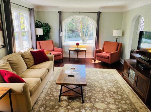 State Street Cottage, Suite 2 in Pullman