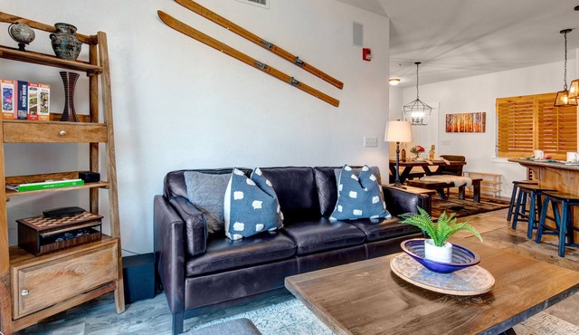 Steps from Hot Tub, Minutes from Ski Lift! Remote work friendly! in Park City
