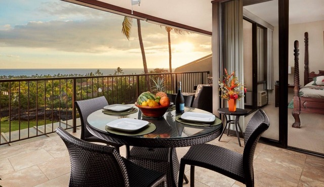 Stunning 5 Star Ocean View Condo with all the Amenities!