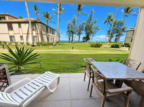 Stunning Ocean View Condo Pono Kai Resort G106