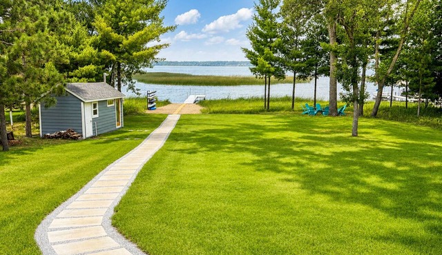 Stunning Sunset Views on Round Lake - 3BR Lakefront Cabin with Sauna in Brainerd