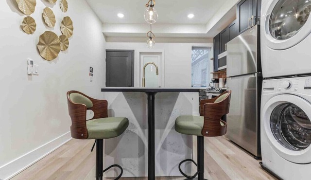 Stylish Studio Sleeps Four | 10 mins to DT (B) in Philadelphia