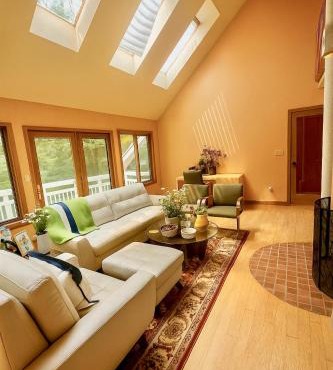 SunnyPeace Modern Home Stay in Harwinton