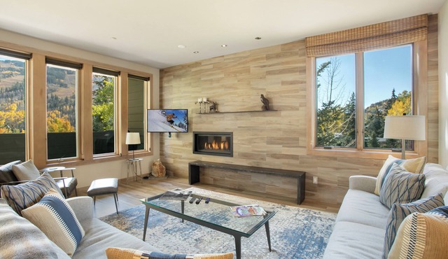 SunVail 24D - Pristine Condo, 2 Hot Tubs & Heated Pool in Vail