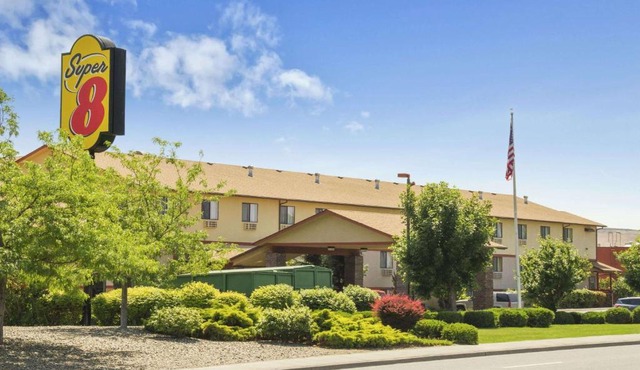 Super 8 by Wyndham Kennewick in Kennewick