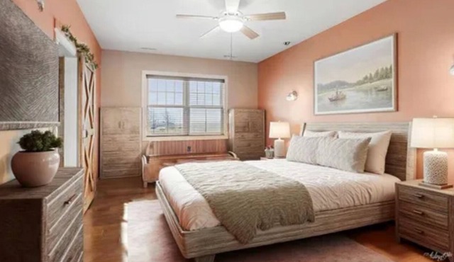 Superior Luxury! Elegantly furnished 6 BR, 6 full bath mansion, with great views in Urbana