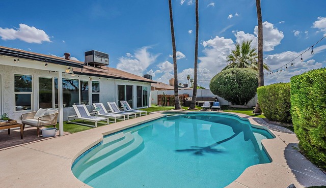 SW Boho in N. Scottsdale! Heated Pool w/Hot Tub + Putt + Firepit + Mt View in Scottsdale