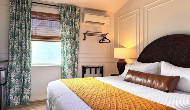 Swank Suites | King with Lux Tub in Ashland