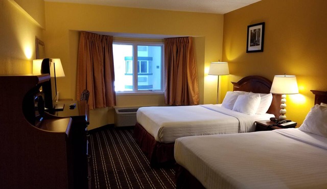 The Comstock Inn and Conference Center in Owosso