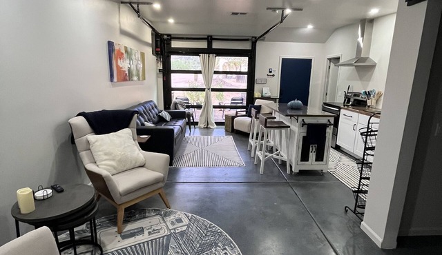 The Garage Apt. - a unique desert experience in Apache Junction