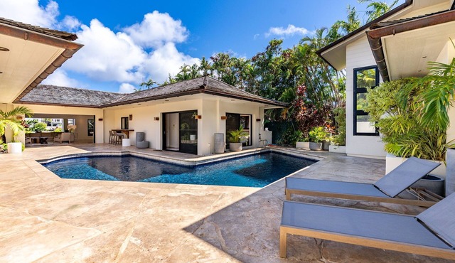 The Lagoon House 3BR by Gather: Lagoonfront Villa w/Pool, Private Suites & View