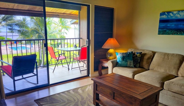 Third-floor condo with ocean views, WiFi, pool, grills & washer/dryer in Kaunakakai