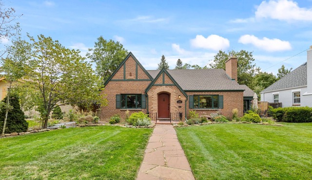 This house is a 4 bedroom(s), 2 bathrooms, located in Denver, CO. in Denver