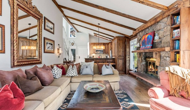 Timber Falls 4BR Penthouse Retreat with Views in Vail
