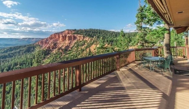 Torrey’s Getaway, 2 bed, 2 bath in the heart of Dixie National Forest. in Duck Creek Village