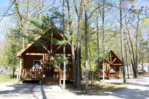 Tranquil Timbers Deluxe Cabin 6 in Sturgeon Bay