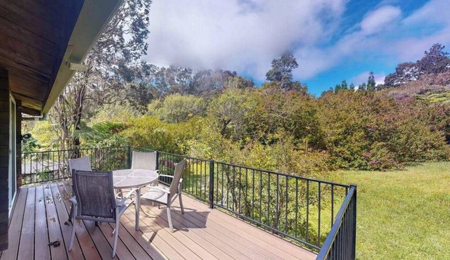 Tranquil Volcano Acres with Fireplace & Lanai