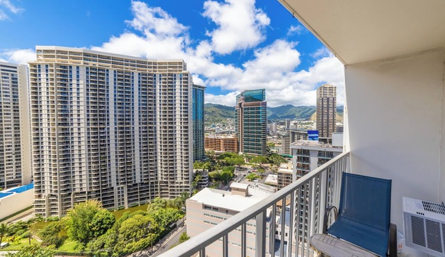 Trendy Studio in the Heart of Honolulu - 21F