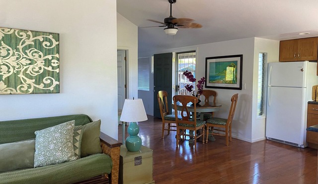 Two Bedroom Paia Beach House Less in the middle of all the North Shore beaches in Paia