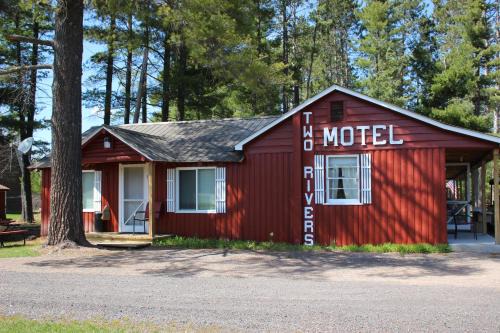 Two Rivers Motel and Cabins of Kenton, MI in Trout Creek
