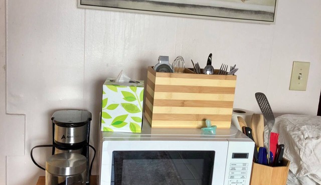 USD80/day. Waikiki studio by Ala Moana Beach and the best Shopping Mall in Honolulu