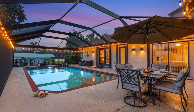 WALK TO BEACH Waterfront Direct Gulf Access South Facing Heated Pool 4 Kings in Cape Coral