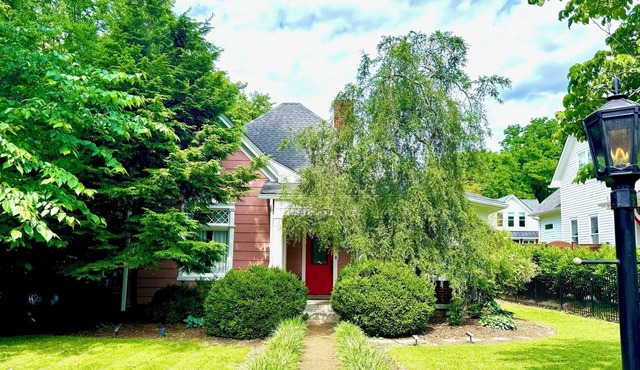 Walkable East Nashville 3BR—Porch, Parking, Pets in Nashville