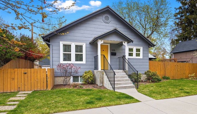Walkable North End Home with Free Bikes in Boise