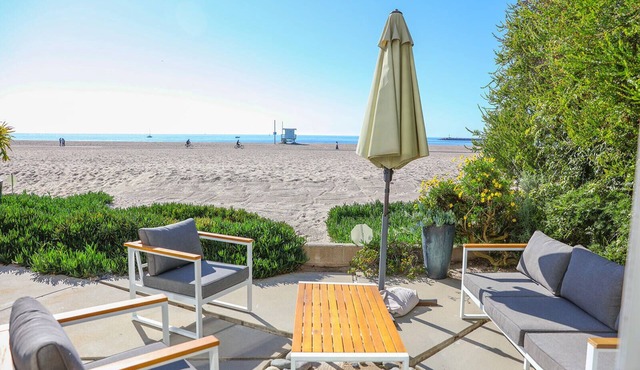 Waterfront 2BDRM with Patio in Playa Del Rey in Los Angeles